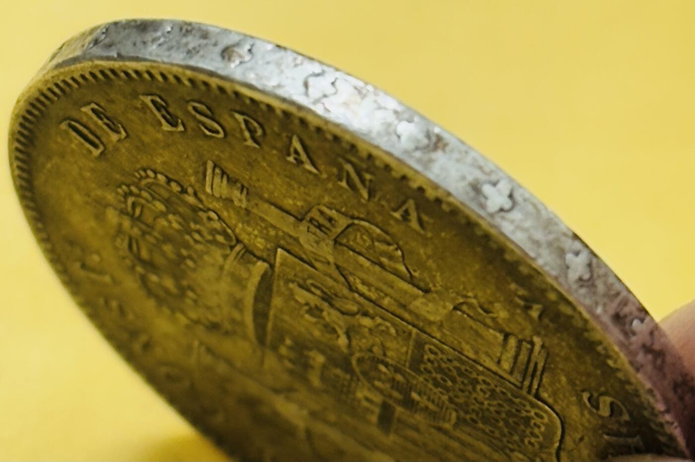 文馨钱币收藏第 283 场，【大雪鉴珍，寒英缀金】金银纪念币精品场，诚邀您的参与【长期接代拍品】 1898 年西班牙阿方索十三世 5 比塞塔大银币，第三版 900 银，满天星包浆，整体感觉不错