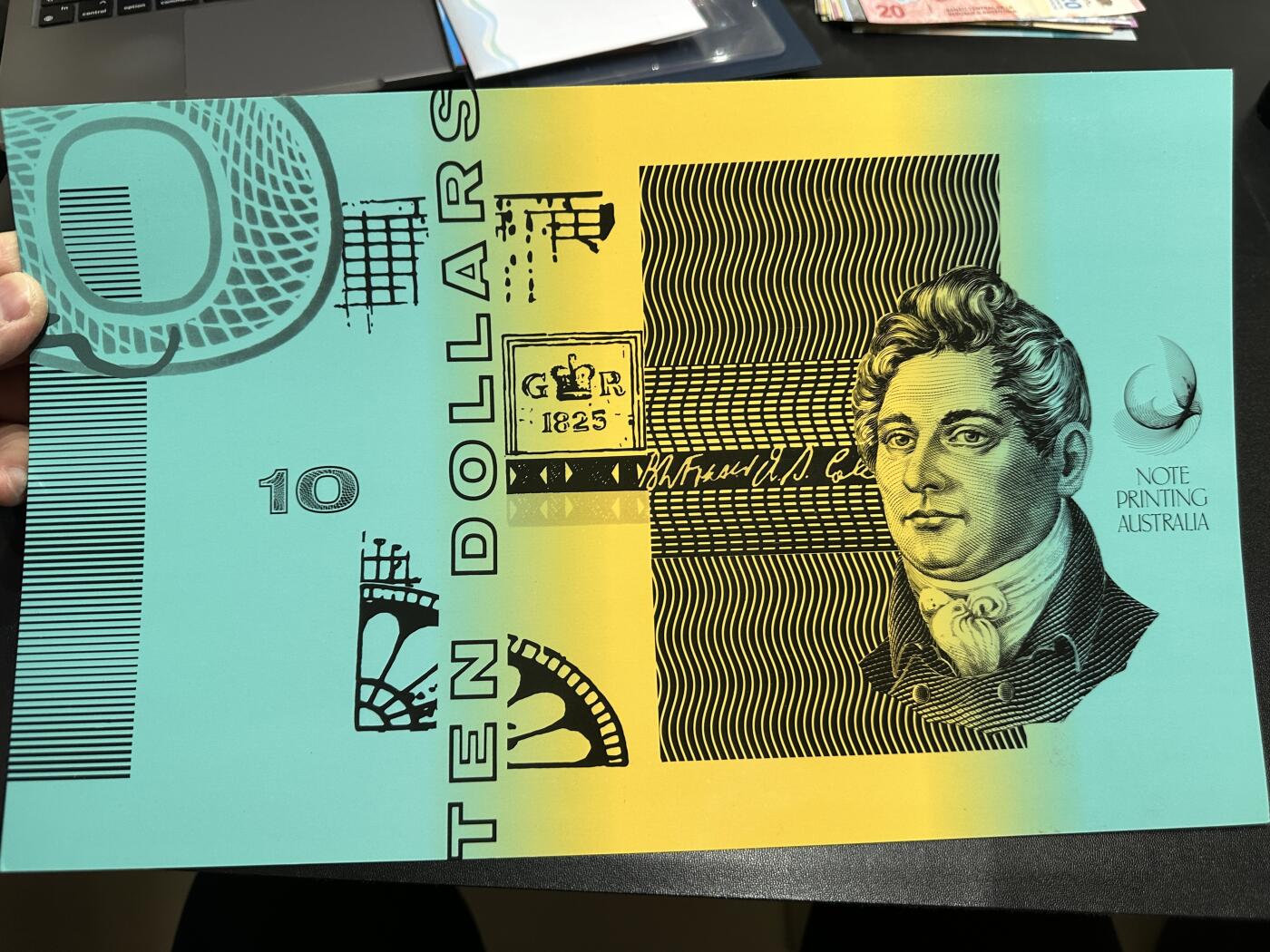 《外钞收藏家》第五百八十八期（优质场）（本平台长期征集拍品、欢迎藏友们联系合作） 澳大利亚纸币10元 四连体 全新带册子