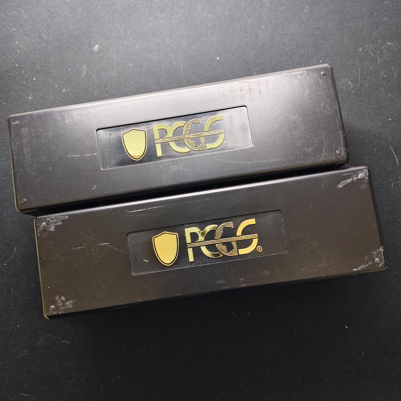【全场包邮】纯粹捡漏拍481场（免费代拍第18场） 【收藏工具】PCGS评级币收纳盒20枚装黑盒2个（随机发送）