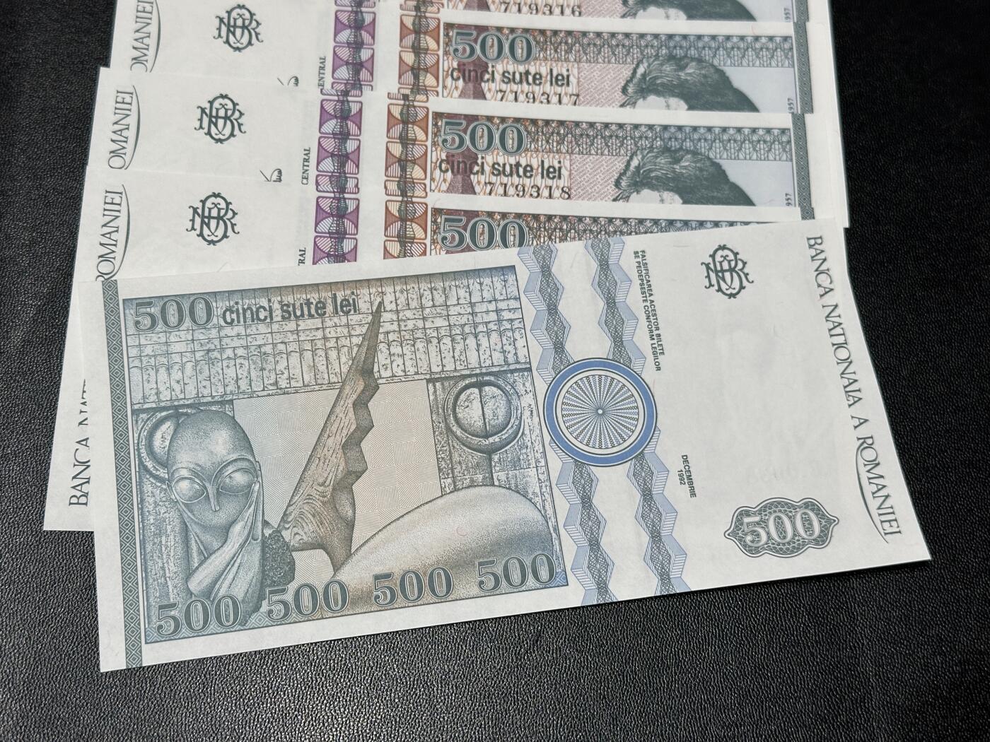 《外钞收藏家》第五百八十八期（优质场）（本平台长期征集拍品、欢迎藏友们联系合作） 罗马尼亚1992年500列伊标十连号（大部分全程无4）	UNC