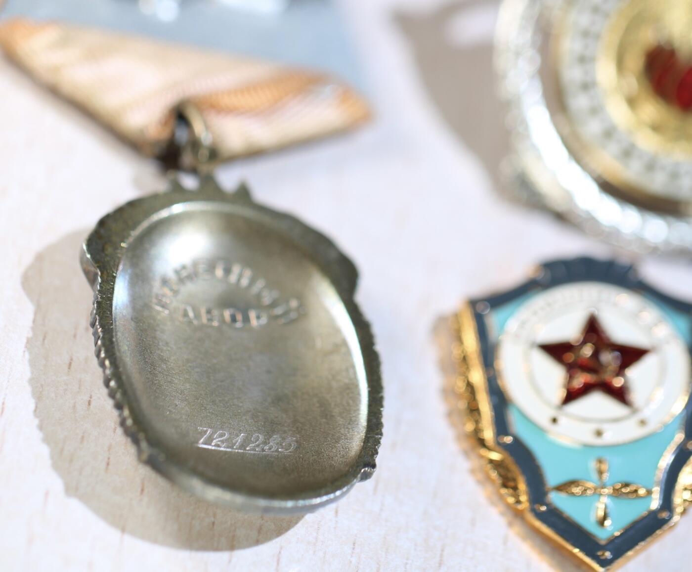 大猫徽章拍卖 第283期 苏联荣誉勋章 南斯拉夫二级友谊勋章带迷你章，勋略，苏联党龄50年纯银，苏联海陆空三军优秀证章 一组