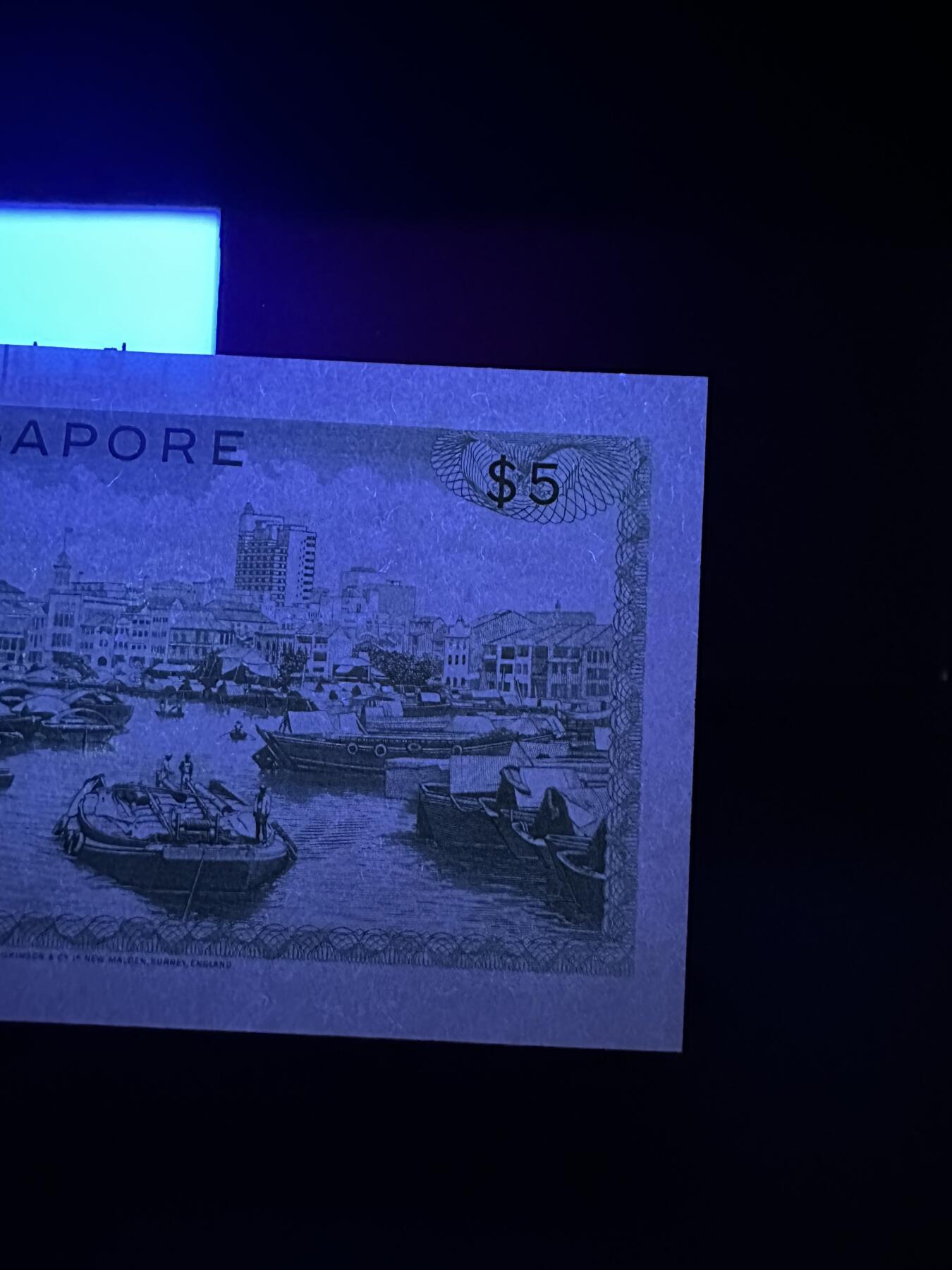 《外钞收藏家》第五百八十八期（优质场）（本平台长期征集拍品、欢迎藏友们联系合作） 新加坡花版5元 基本全新轻微不绝