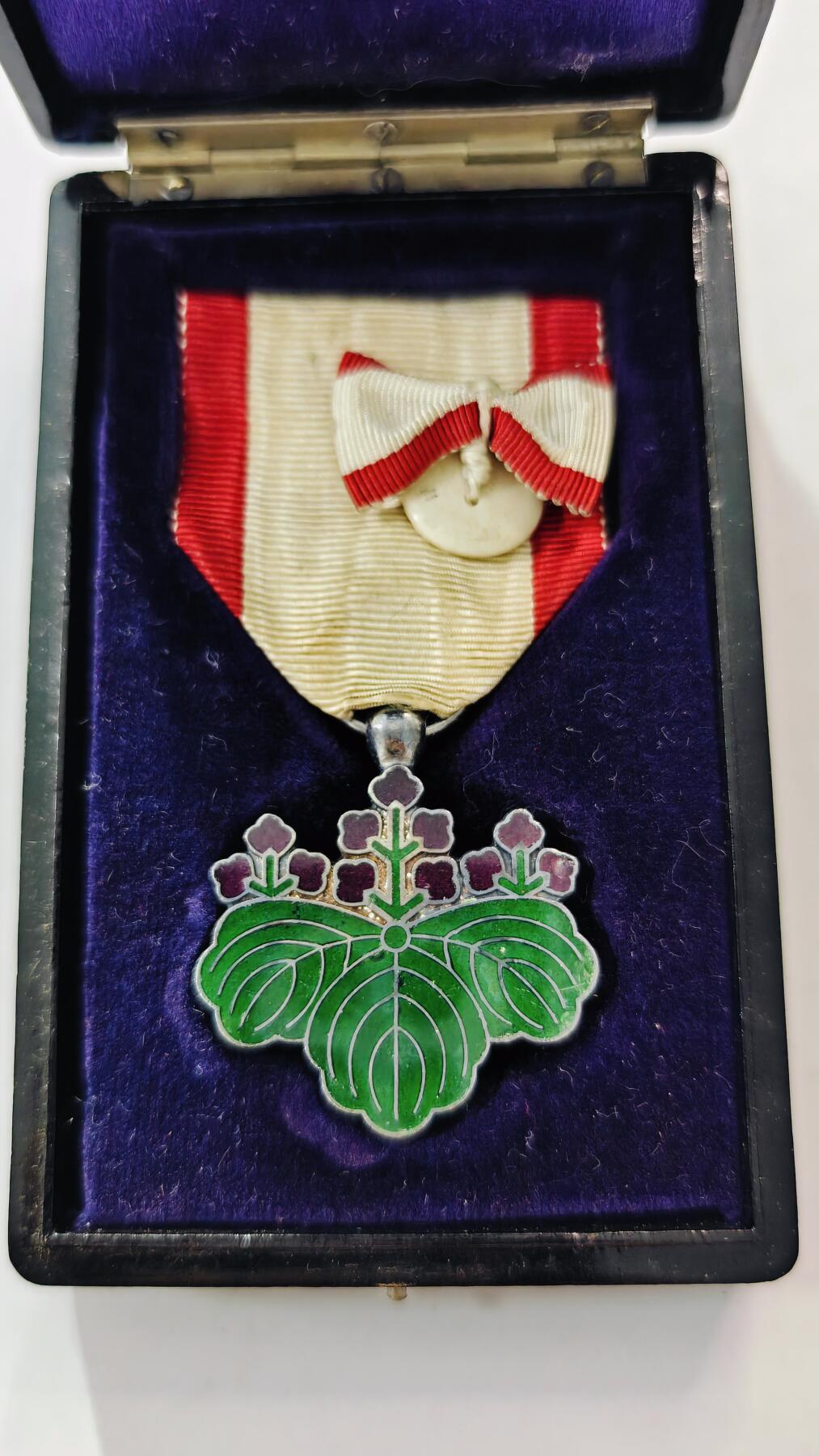 东亚勋章徽章主题拍卖3 勋七等青色桐叶章 (明治青叶)