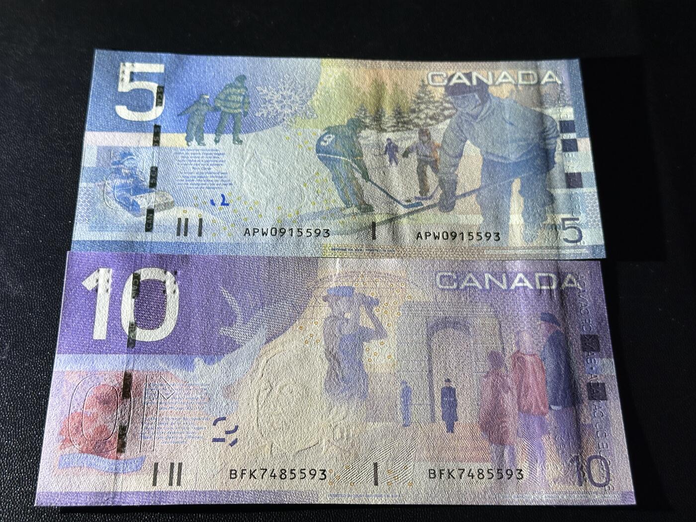 《外钞收藏家》第五百八十八期（优质场）（本平台长期征集拍品、欢迎藏友们联系合作） 加拿大之旅系列5/10元一对（尾号5593，后四位相同）	绝品