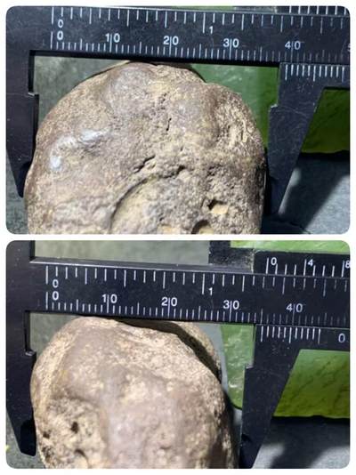 精美南红玛瑙原石伴生矿红碧石开窗料原石一颗， 精美南红玛瑙原石伴生矿红碧石开窗料原石一颗，