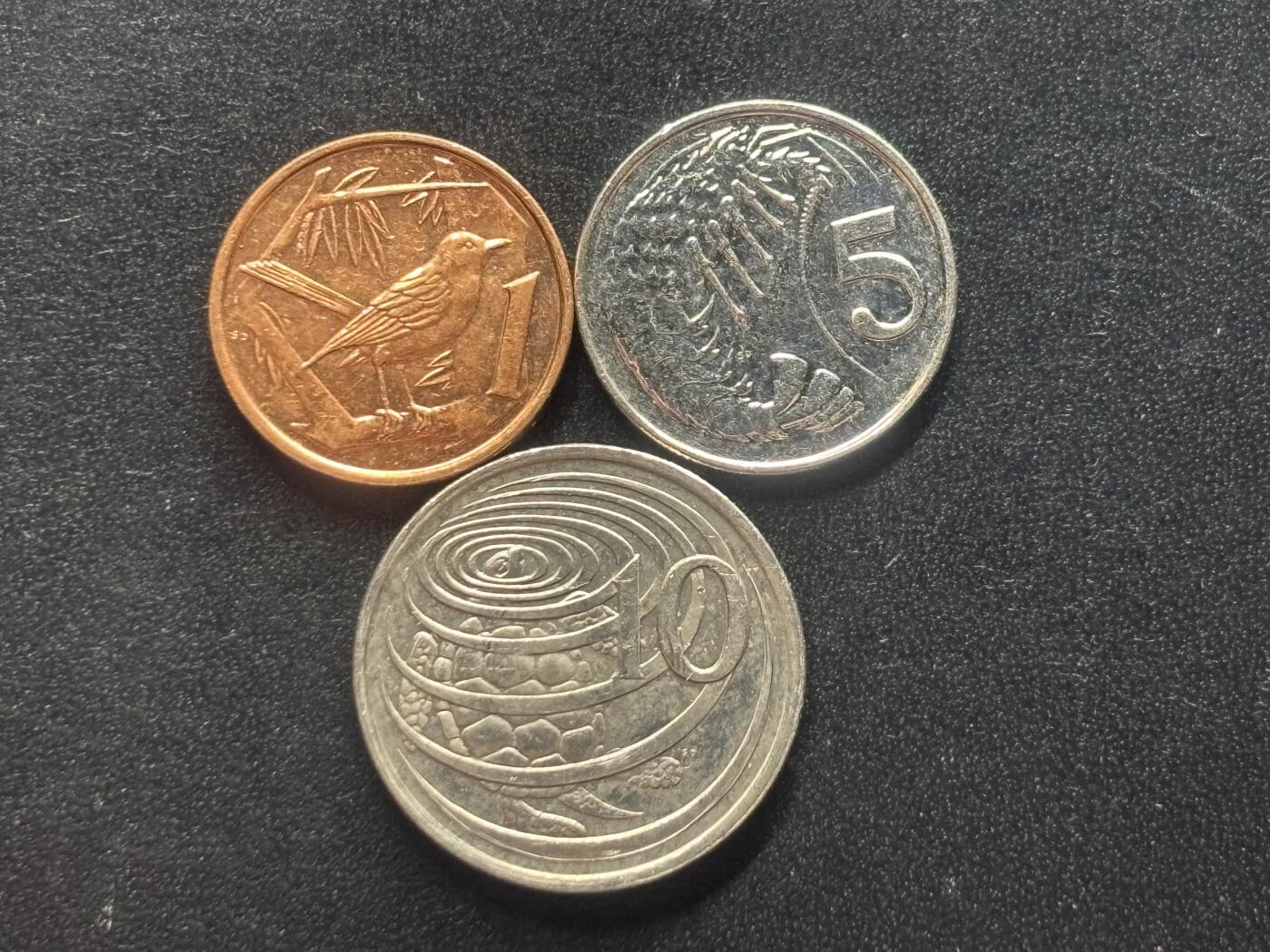 邮泉阁限时拍卖第三十七场 英国殖民地、属地硬币专场（硬币在国外。请付邮费6元。） 开曼群岛老年版3枚