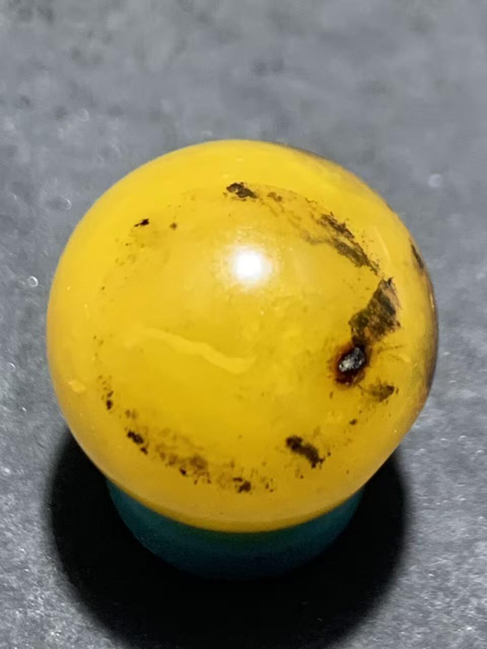 天然乌克兰蜜蜡通货圆珠一颗