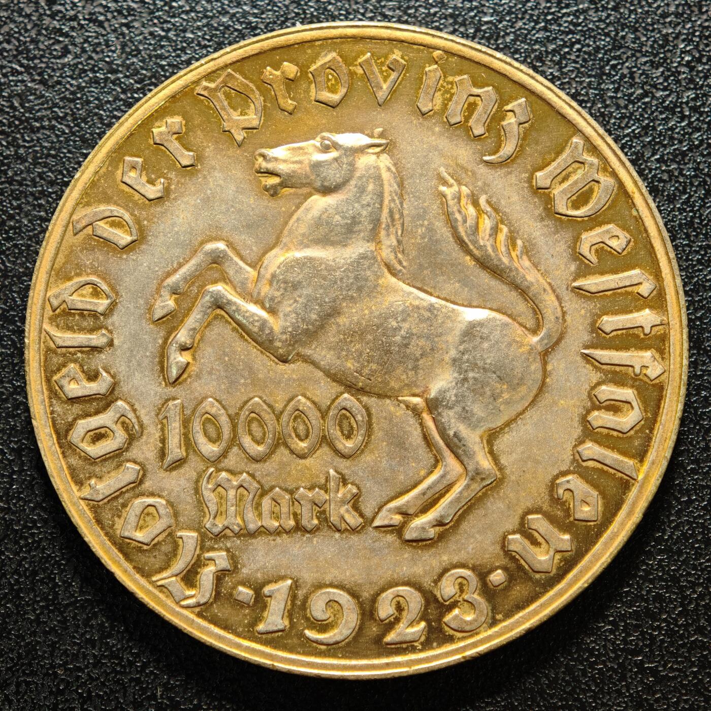 【德藏】世界币章拍卖第155期（拍品征集中~欢迎藏友联系） 1923年 德国德紧威斯特法伦10000马克镀金大马币 原盒原说明 全套包装非常少见 直径约：44.5mm；重约：31.5g