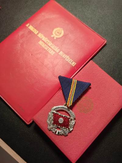 靖甫拍卖第十二场 - 匈牙利银级为祖国服务勋章原盒大小证