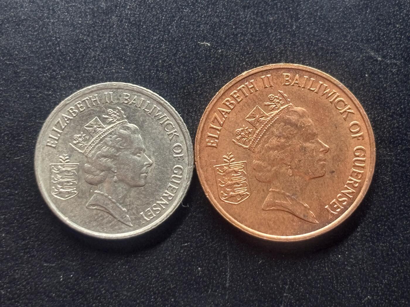 邮泉阁限时拍卖第三十七场 英国殖民地、属地硬币专场（硬币在国外。请付邮费6元。） 根西岛2枚