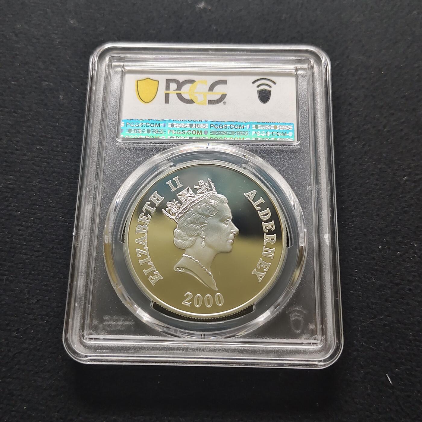 【全场包邮】纯粹捡漏拍481场（免费代拍第18场） 奥尔德尼2000年5镑女王母亲伊丽莎白皇太后诞生100周年精制克朗型纪念银币-PCGS PR69 DCAM