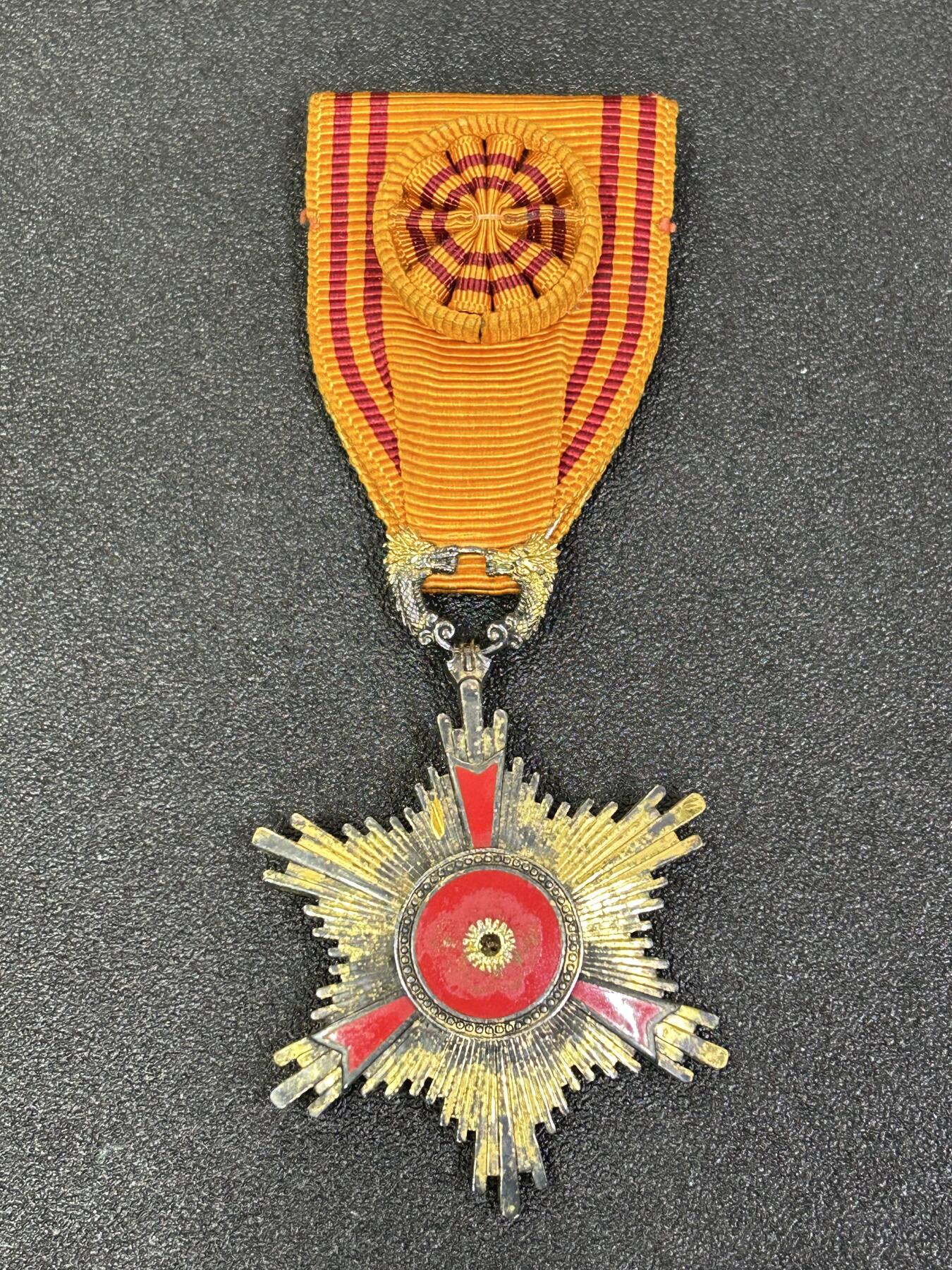 西秦中古拍卖第六十七期 韩国四级勤绩勋章 早期银制 中心部位脱落