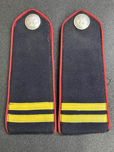 西秦中古拍卖第六十七期 - 越南二级保卫肩章