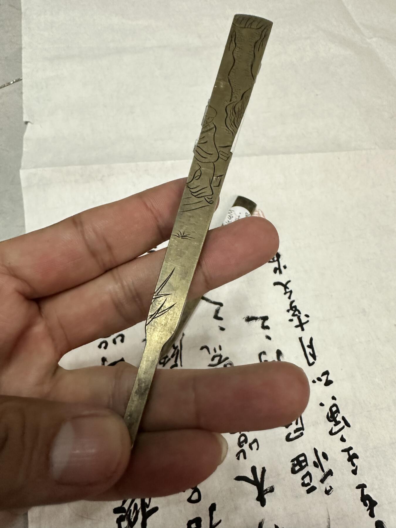 扇形铜镇尺  来源:天津国拍 长度.16cm  重量149克