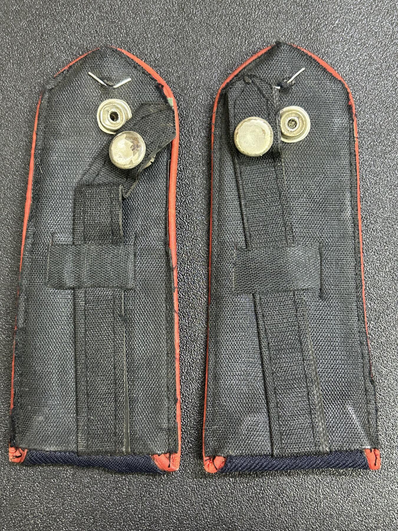 西秦中古拍卖第六十七期 越南三级保卫肩章