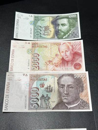 《外钞收藏家》第五百八十八期（优质场）（本平台长期征集拍品、欢迎藏友们联系合作） - 西班牙末版三张小套（1000、2000比塞塔UNC，5000比塞塔AU品）	UNC+AU