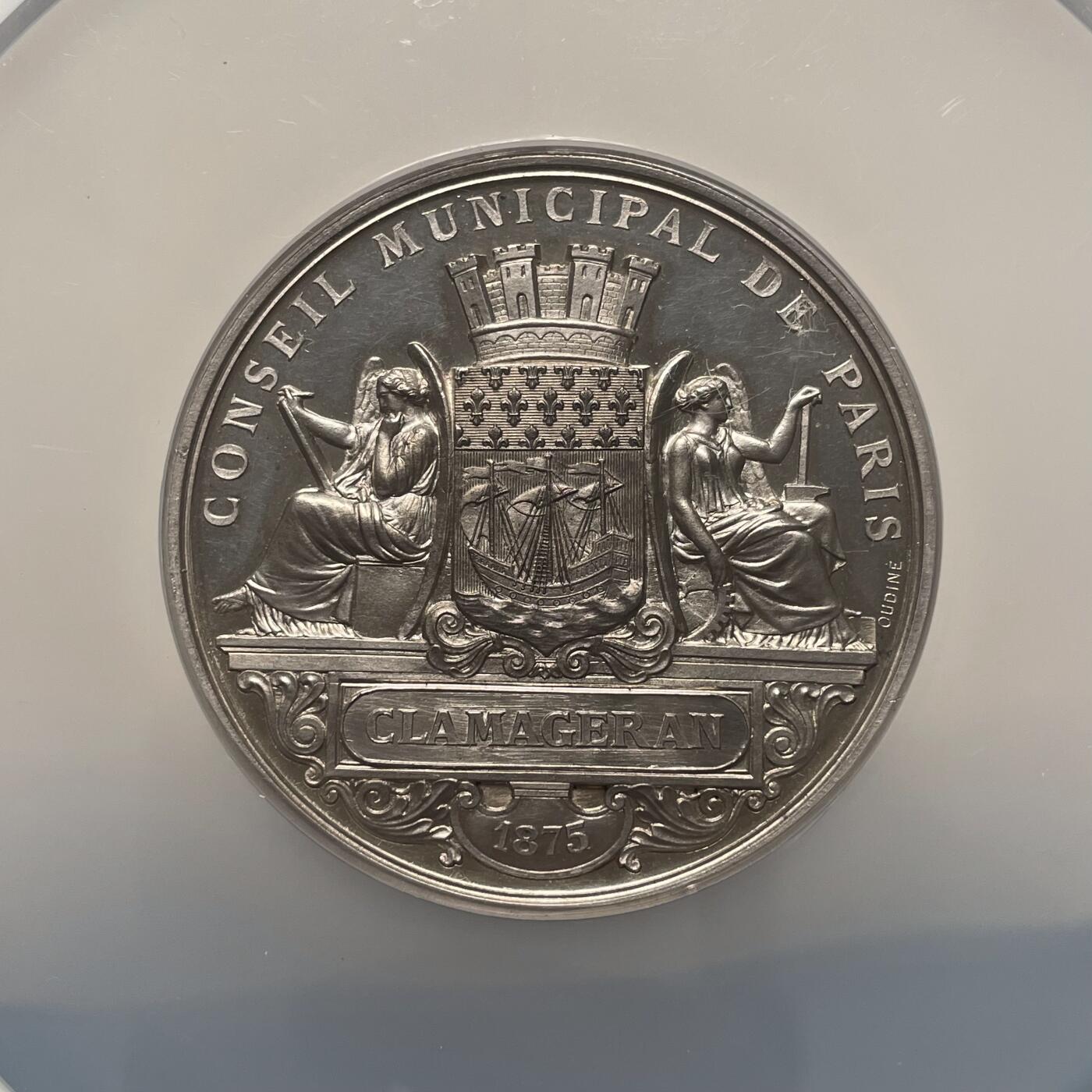 「木头集藏」章牌精品专场！ OUDINE～1875年巴黎市议会议员银奖章，直径：51 mm，边铭：蜜蜂 ARGENT，获奖人：让-朱尔·克拉马热兰（Jean-Jules Clamageran），1871年加入巴黎市议会，成为巴黎市议员，参与巴黎市政治理事务，1882年当选为法国参议院终身参议员，进入国家立法机构，1885年短暂担任法国财政部长（属于茹费里内阁成员）少见版本！