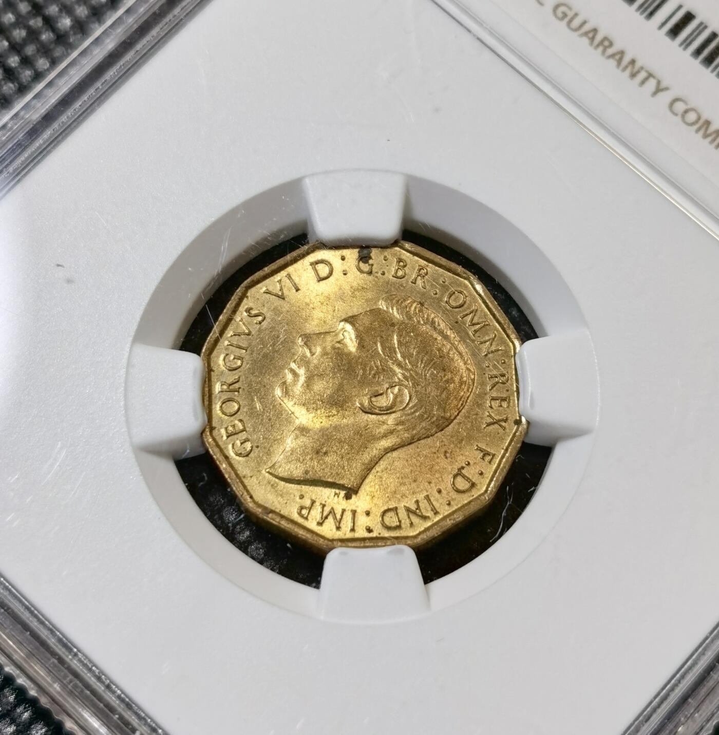 甄臻铺-世界币章拍卖（第40期）送拍享返佣金等优惠多多 NGC-MS63 英国1943乔治六世三便士铜币，有趣的十二边形设计，状态不错