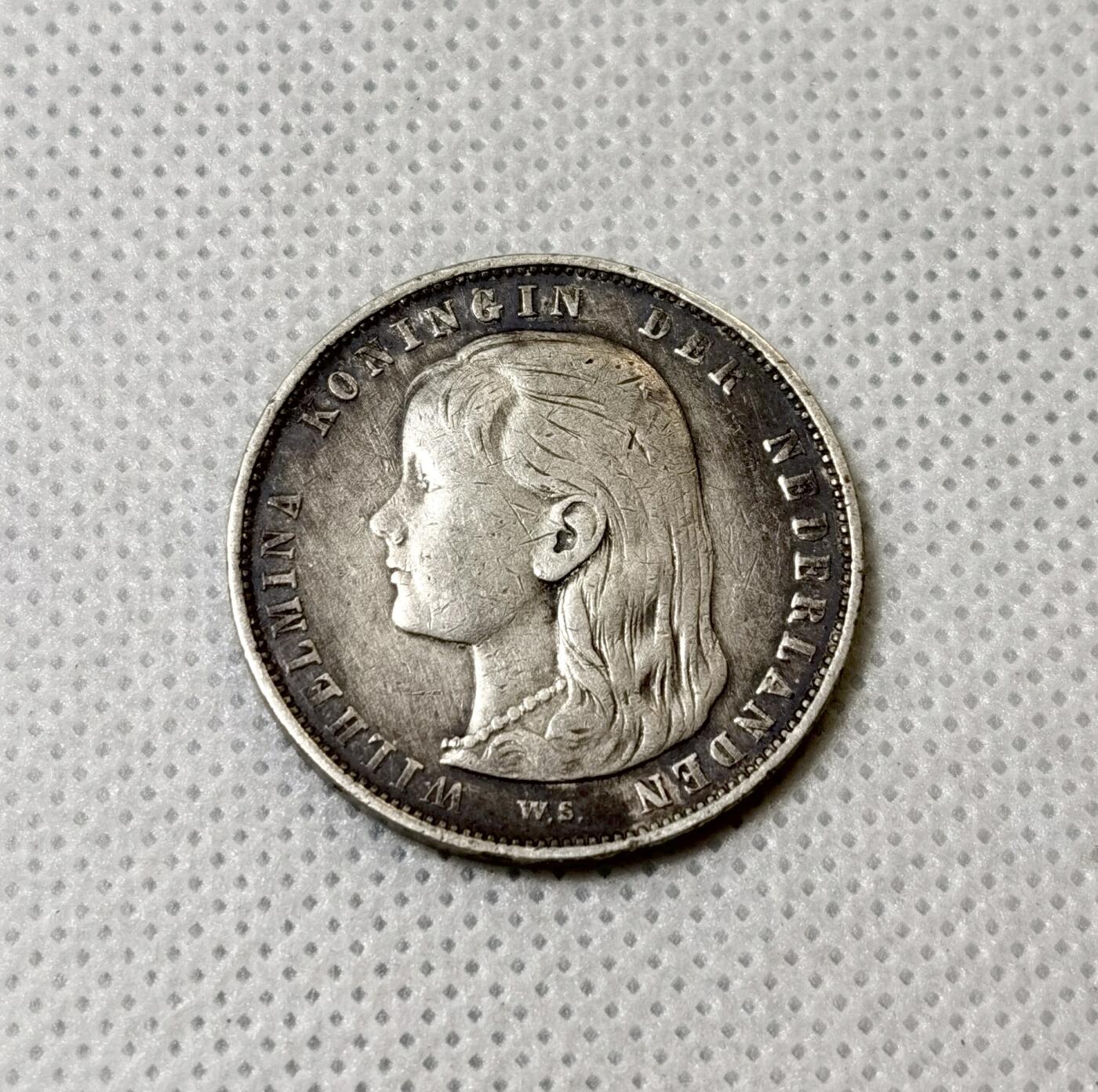 甄臻铺-世界币章拍卖（第40期）送拍享返佣金等优惠多多 1892年荷兰威廉敏娜1盾银币，经典萝莉头，包浆味道好，脸部细节清晰