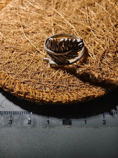 88期回流戒指饰品杂件纪念章丝路钱币专场 - 饰品