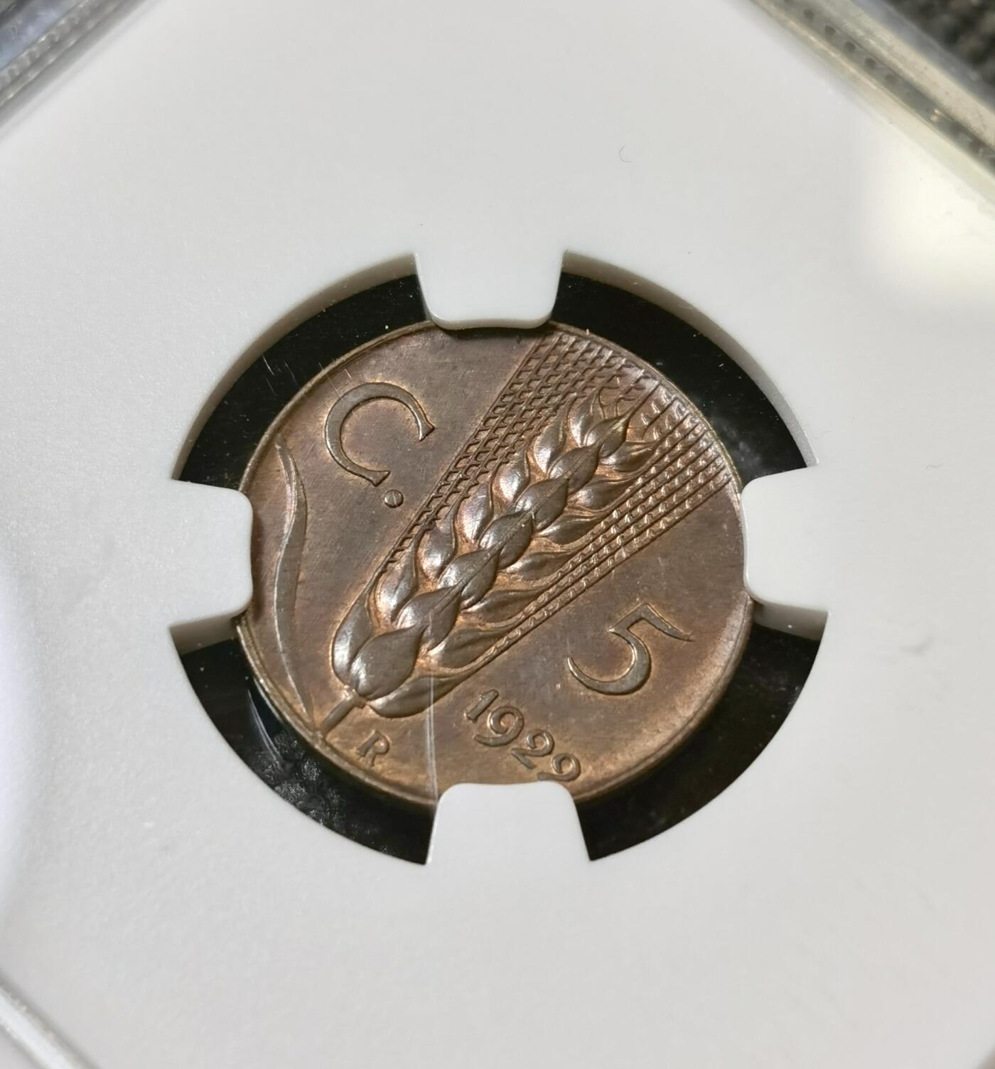 甄臻铺-世界币章拍卖（第40期）送拍享返佣金等优惠多多 NGC-MS63BN 意大利1922年麦穗5分铜币，巧克力包浆，铜光四溢，状态非常好