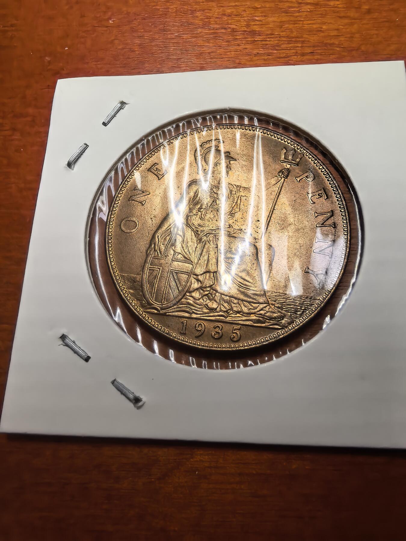 长老汇蛇年精选第七十九场拍卖 1935英国乔治五世1便士铜币，透打，未流通品，逆天的红光，克书价高