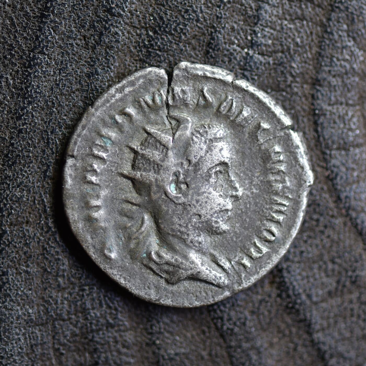 【良泉】第42期【自动场】12月4日晚19.30点开拍！99枚域外古代钱币专场  【藏家出品D】（2.96克）【少见】公元249-251年 赫伦尼乌斯·伊特鲁斯库斯（Quintus Herennius Etruscus Messius Decius） 双第纳尔银币