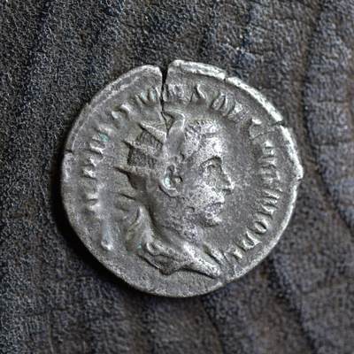 【良泉】第42期【自动场】12月4日晚19.30点开拍！99枚域外古代钱币专场  - 【藏家出品D】（2.96克）【少见】公元249-251年 赫伦尼乌斯·伊特鲁斯库斯（Quintus Herennius Etruscus Messius Decius） 双第纳尔银币