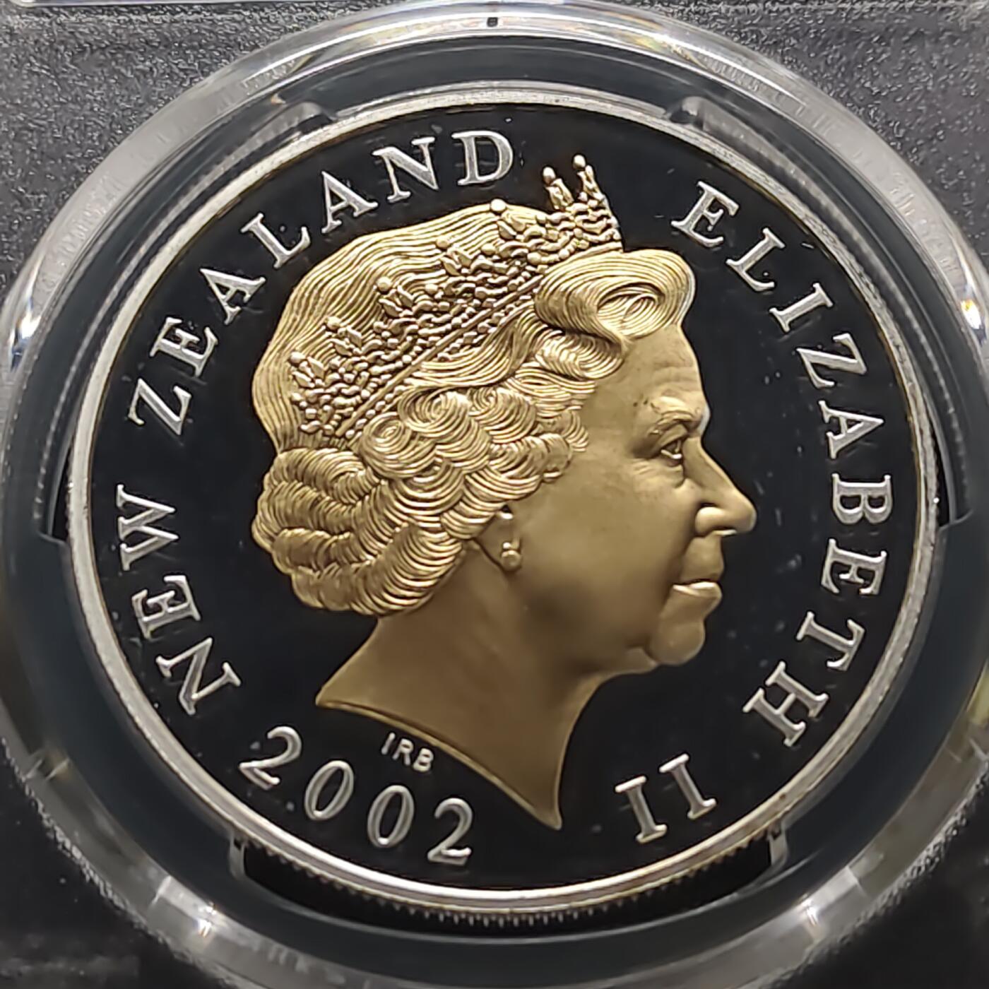 【全场包邮】纯粹捡漏拍481场（免费代拍第18场） 新西兰2002年5元女王登基50周年局部镀金精制克朗型纪念银币-PCGS PR68 DCAM