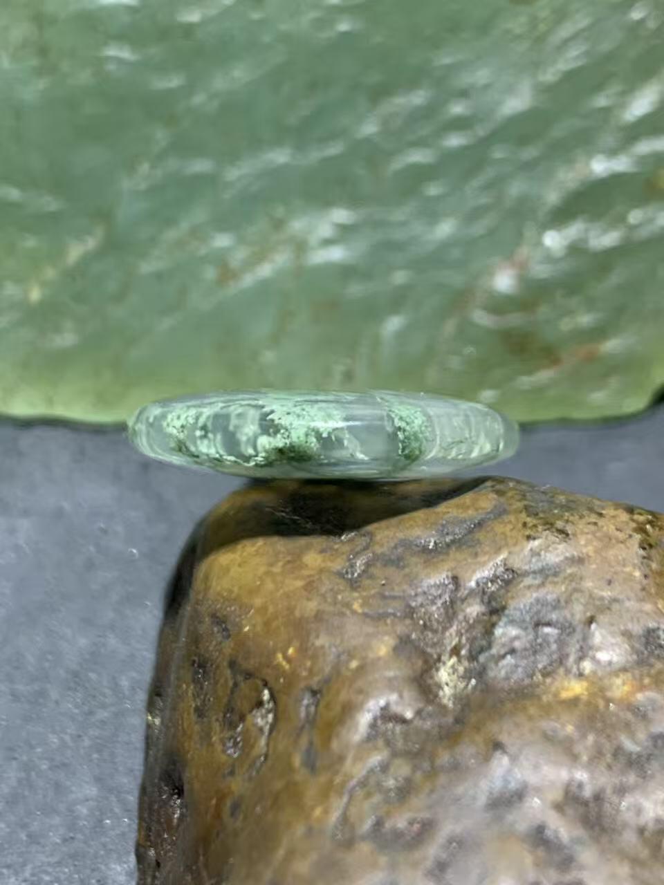 冰透高润度水草玛瑙通货吊坠一个，，。