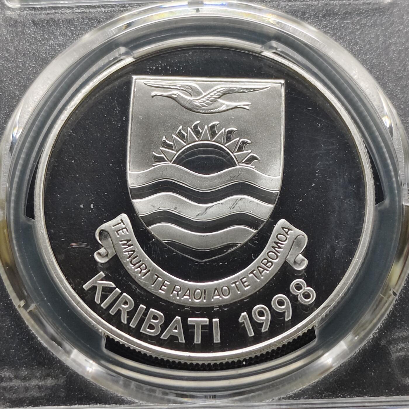 【全场包邮】纯粹捡漏拍481场（免费代拍第18场） 基里巴斯1998年5元查尔斯王子的50大寿精制克朗型纪念银币-PCGS PR67 DCAM