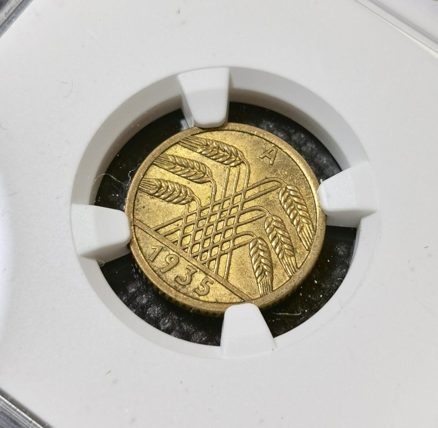 甄臻铺-世界币章拍卖（第40期）送拍享返佣金等优惠多多 NGC-MS64 魏玛德国1935A五芬尼铜币，卷拆品相，可藏