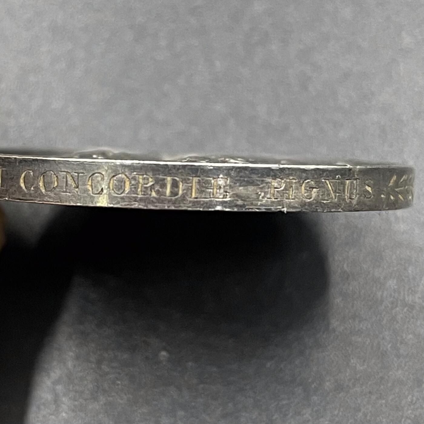 「木头集藏」章牌精品专场！ 1819年法国结婚纪念银章，直径：32 mm，17.9 g，正面法语：忠诚、幸福。早期高浮雕版本，已刻字206年，侧面花体刻字，保持较好！