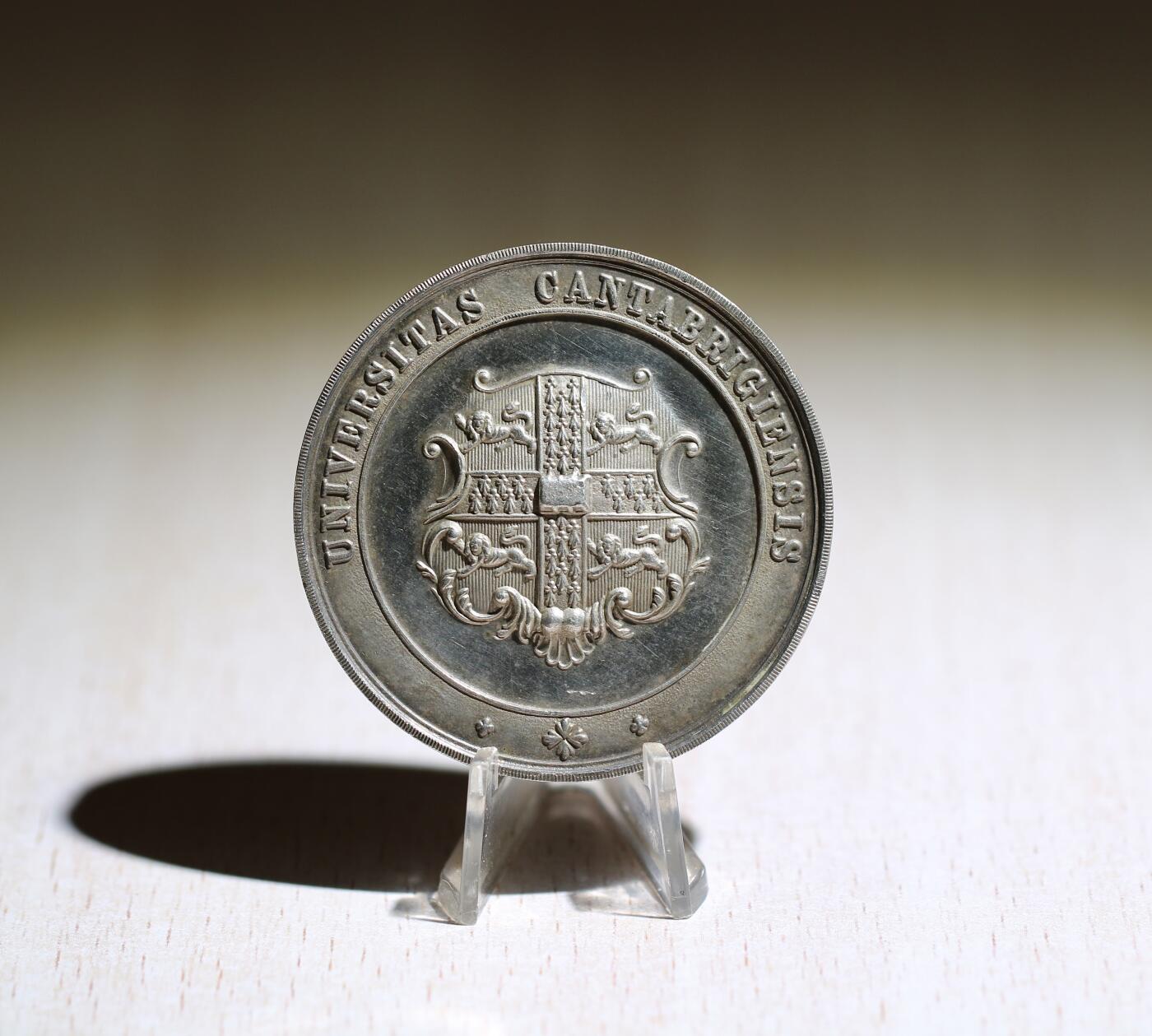 大猫徽章拍卖 第283期 1919年剑桥大学体育赛事的银质奖牌 有小磕