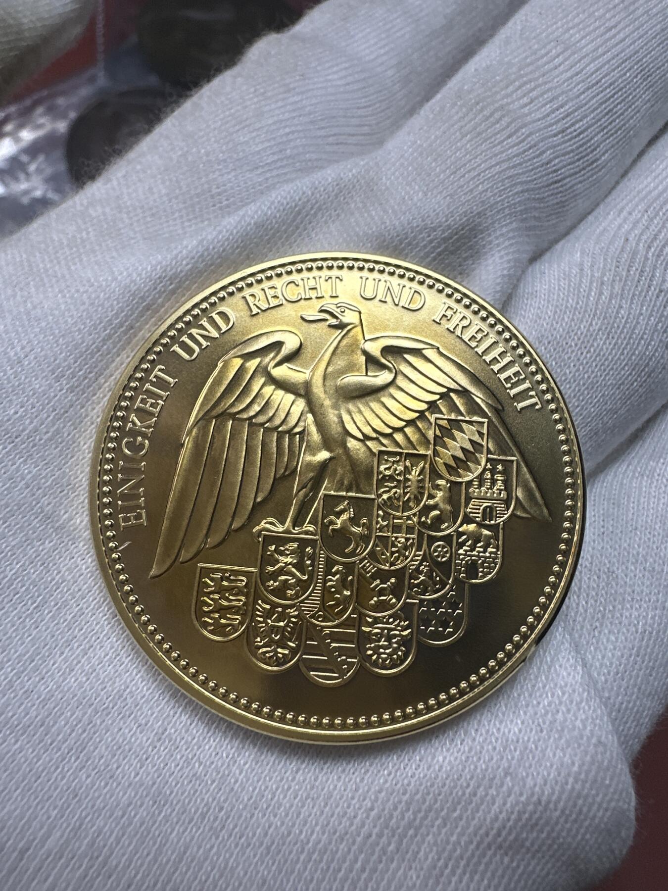 12.4铜章专场 德国勃兰登堡门+鹰徽+州徽 高浮雕精制 镀金铜章 40MM