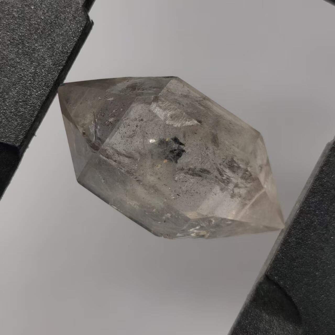 七河·世界钱币杂件水晶矿标小拍（总第29期） 藏家出品 X650 有万花筒效应的云贵闪灵水晶 本件拍品由合作藏家负责邮寄