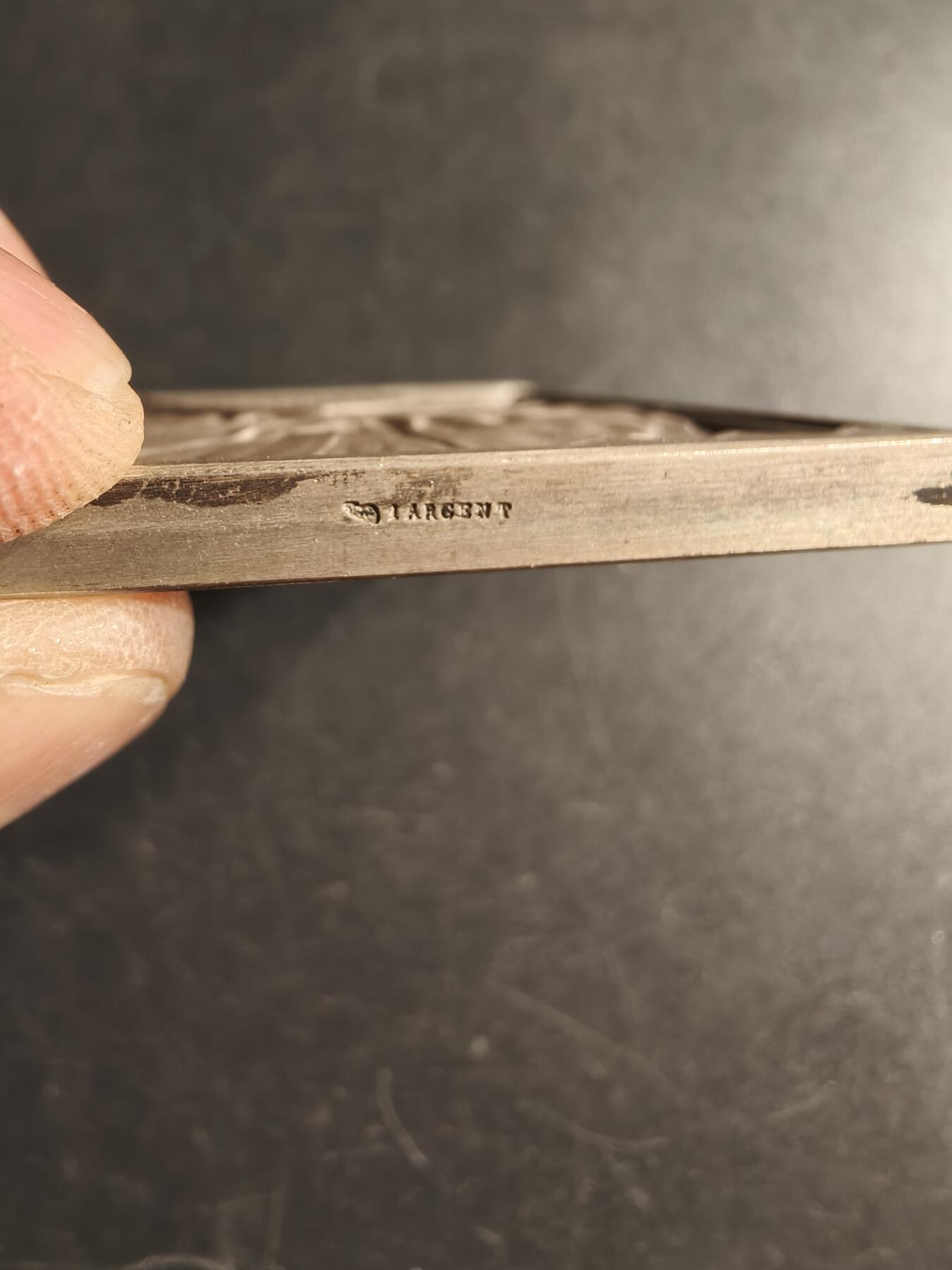 老王徽章第166期 法国鲁贝市工商协会方形大银章    950银   原盒    方形尺寸50×50mm.     重量105.6g