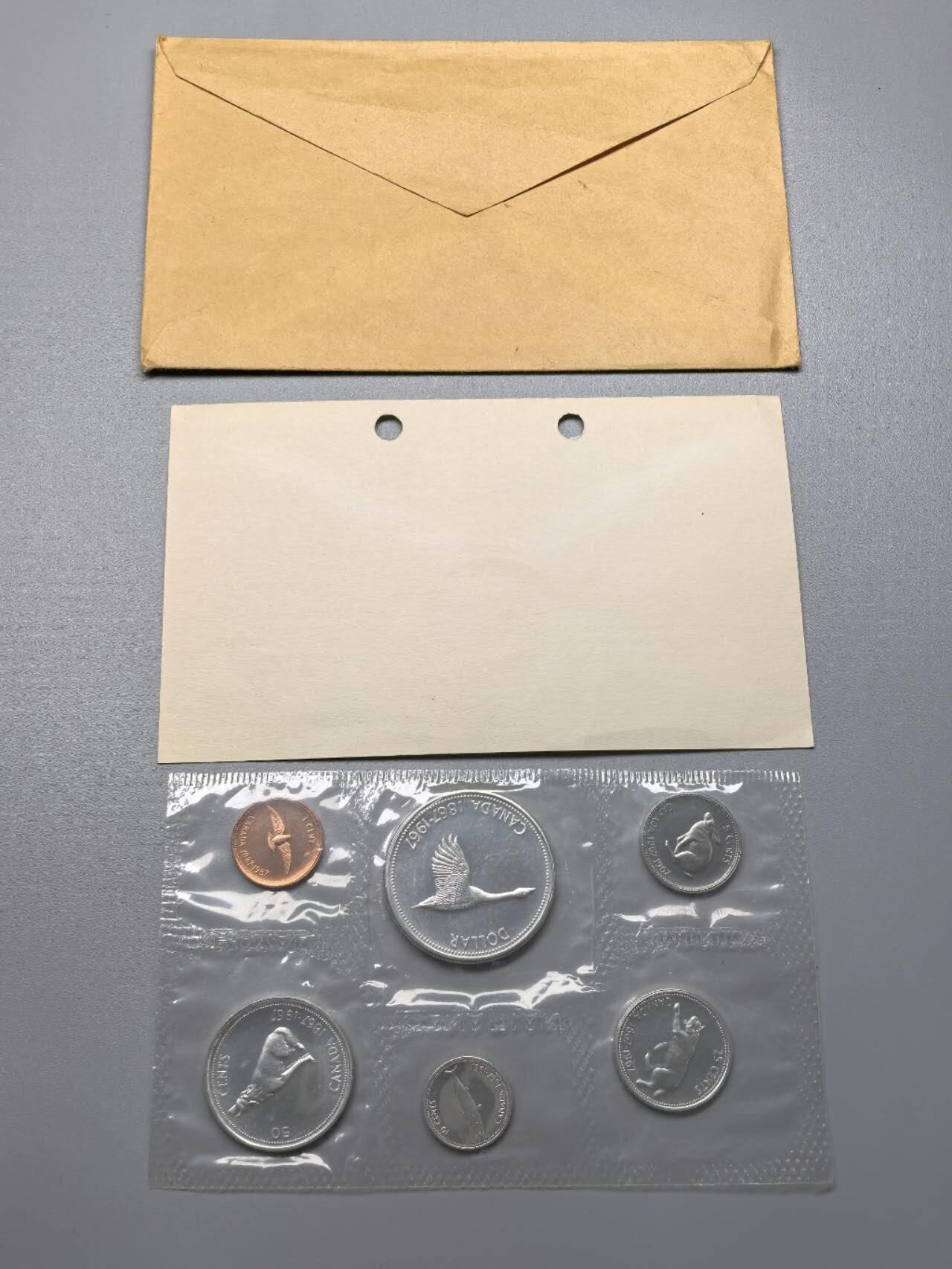 小驴勋章奖章收藏11月29日周六晚六点拍卖（珍爱和平，收藏战争，铭记历史，勿忘国耻，忠党爱国。有偿代拍，送拍规则在简介最后，参拍须阅读规则后再参拍，关系到运费包装发货时效真假辨别等关键信息，拍卖时不再发原图，看大图店主微信码在拍卖店铺介绍里） 加拿大1967年建国百年纪念币塑封装帧套币，官方数据共43.1561克银币（去掉1、5分铜镍币）