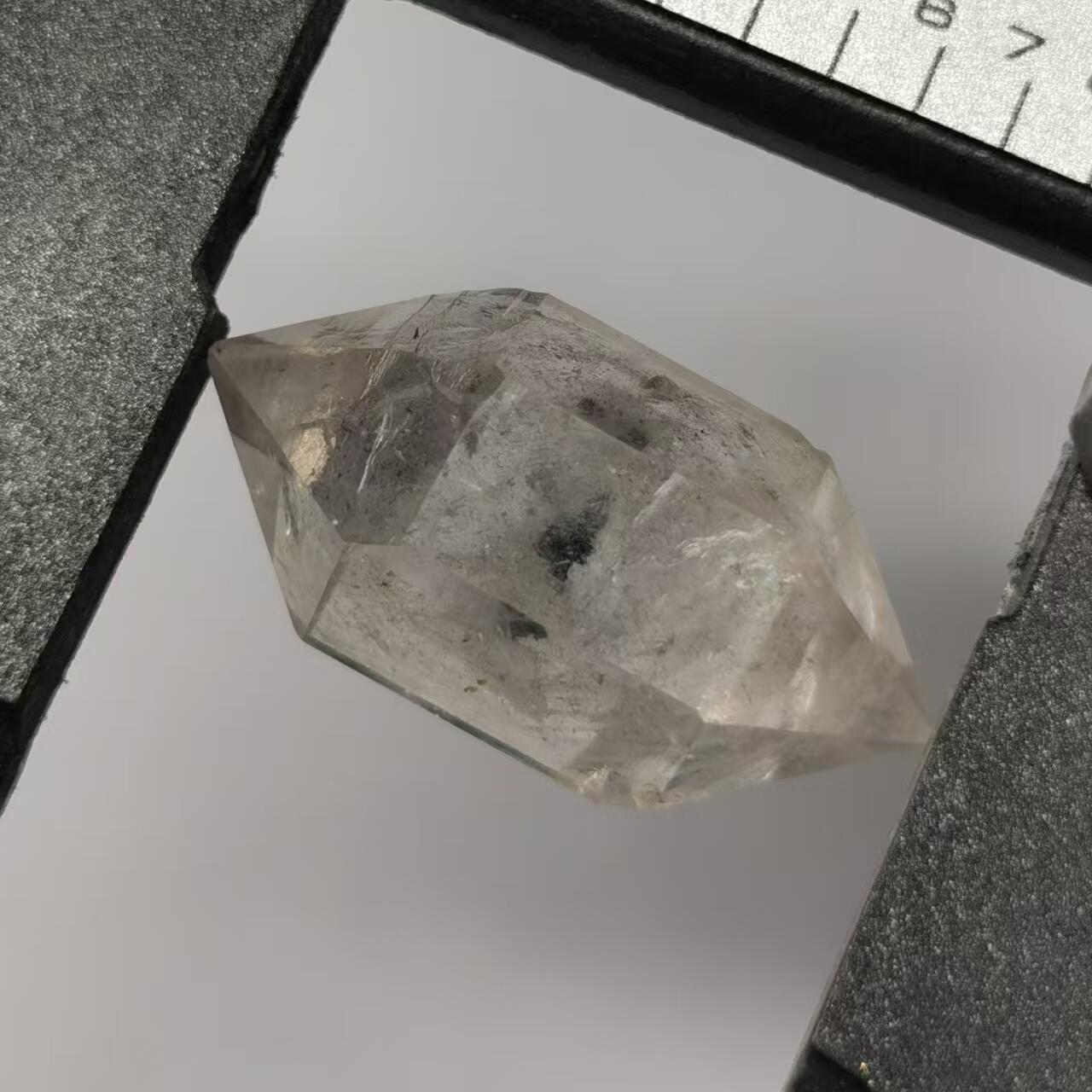 七河·世界钱币杂件水晶矿标小拍（总第29期） 藏家出品 X650 有万花筒效应的云贵闪灵水晶 本件拍品由合作藏家负责邮寄