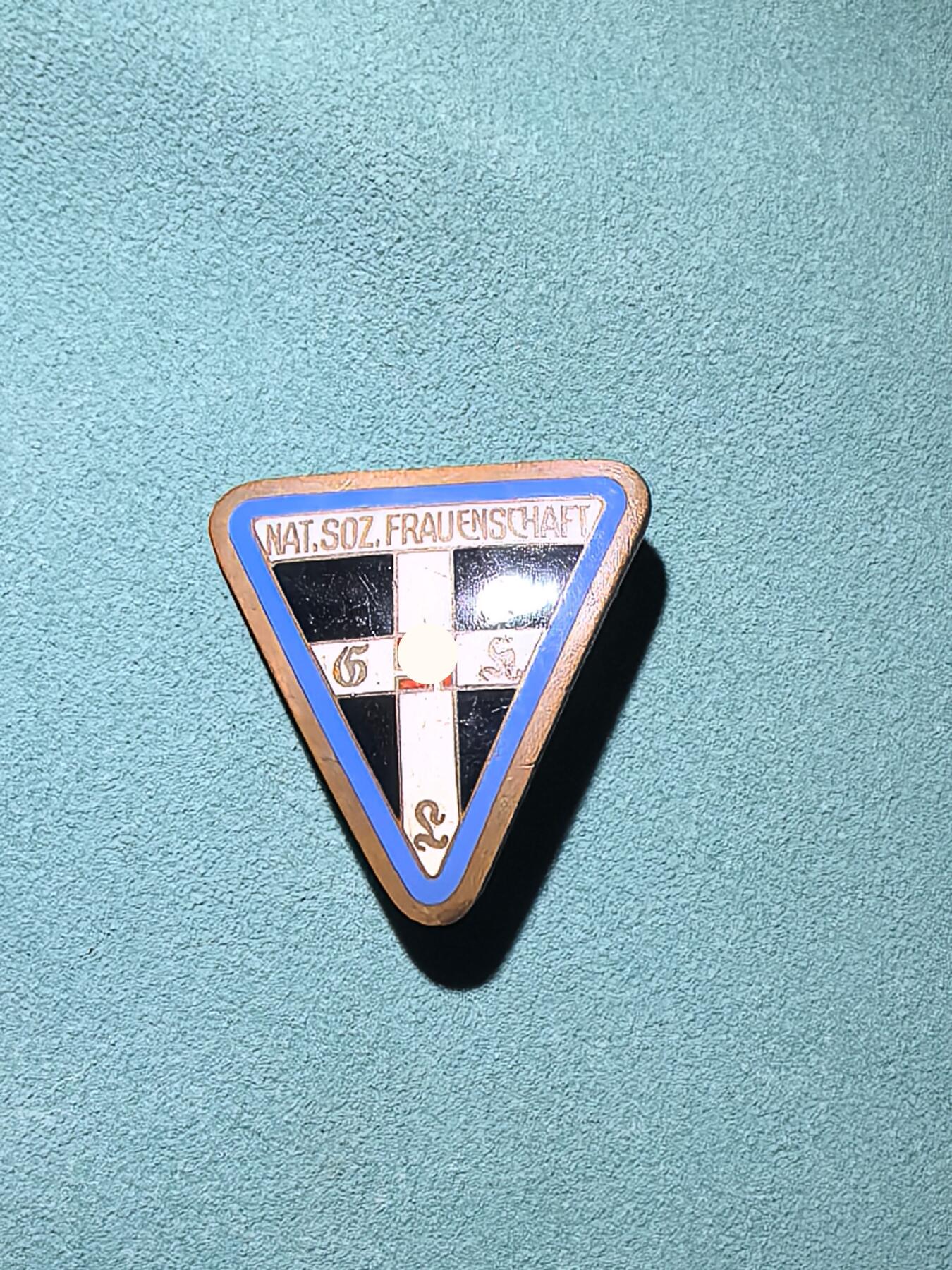 盛世勋华——号角文化勋章邮票专场拍卖第290期 德国（1939）妇女联盟高级会员证章 少见带厂标