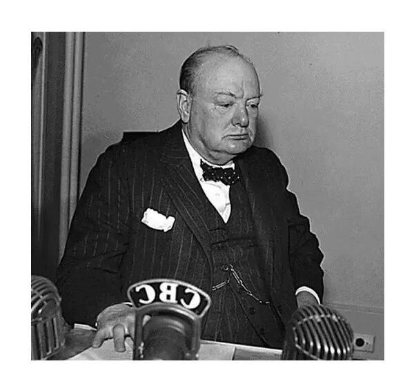 英国1965年伊丽莎白二世+丘吉尔高浮雕精制币章吊坠带银圈 40MM