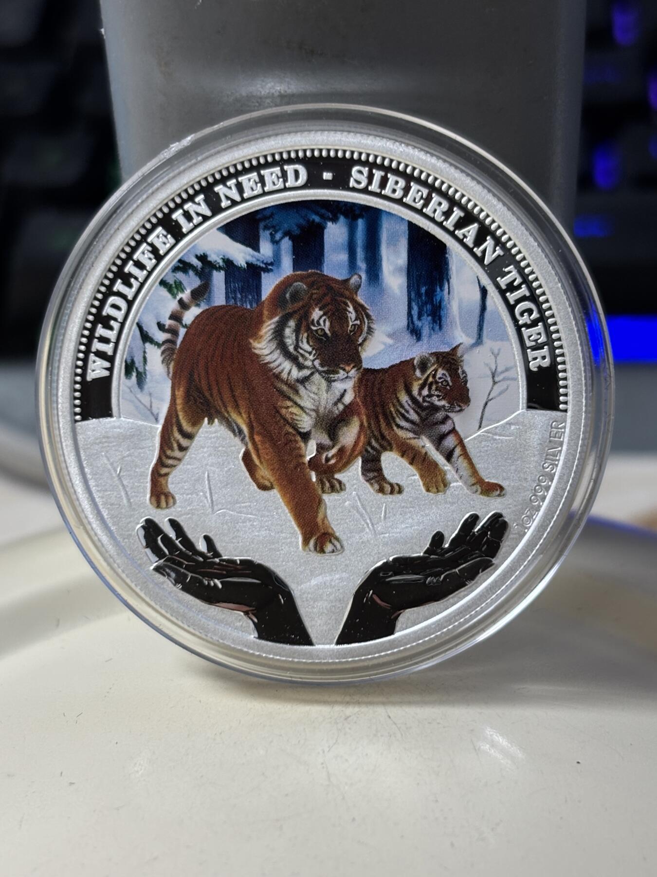 第183期拍卖 图瓦卢2012年亚洲动物西伯利亚虎精制彩色纪念银币，999银，1盎司