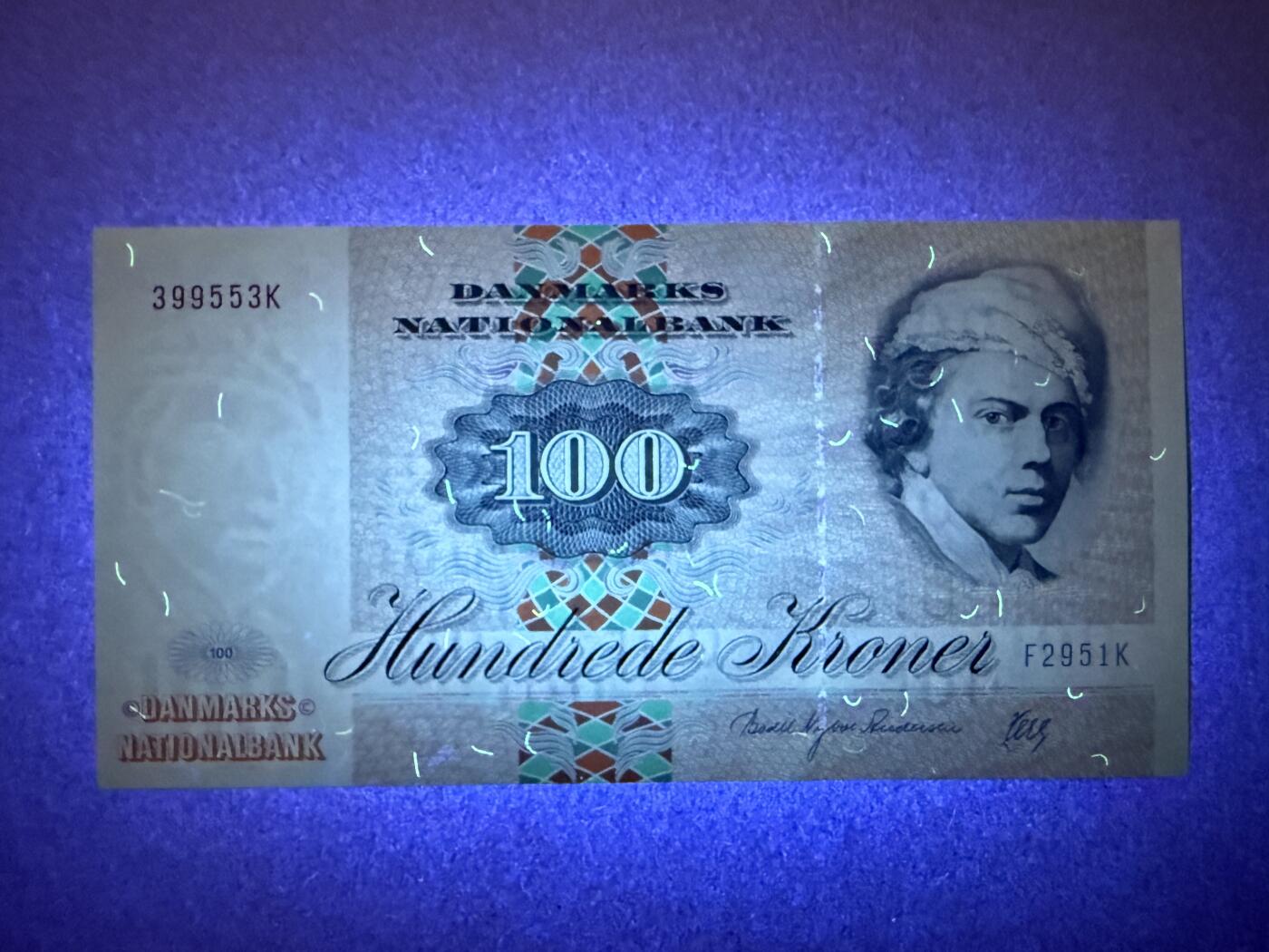 《艾美收藏》第222期-11.30周日外币畅拍 丹麦100克朗 UNC 动物版彩蝶 底部轻微荧光 无47