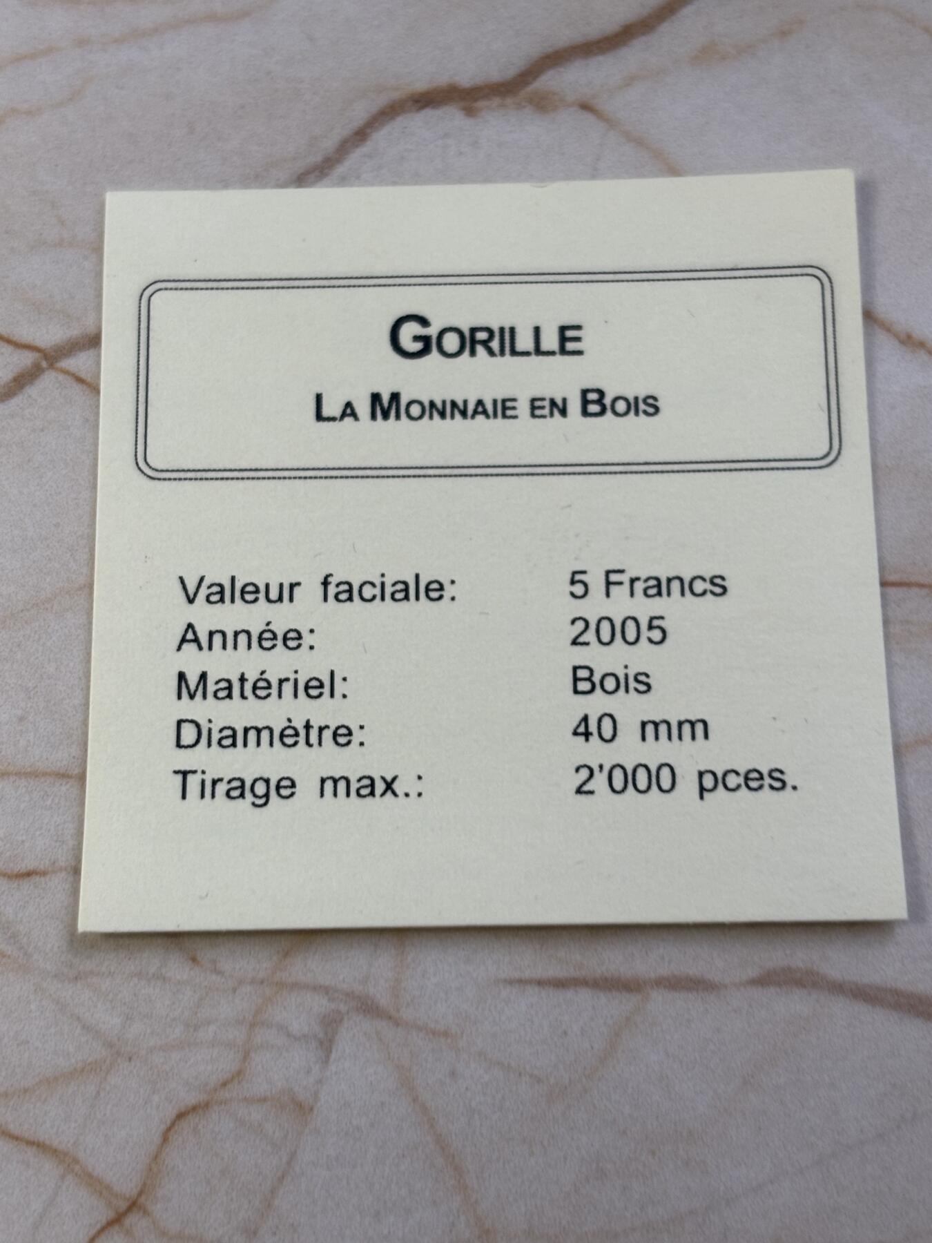 第183期拍卖 稀奇世界首枚木头材质刚果2005年大猩猩纪念币，发行2000枚
