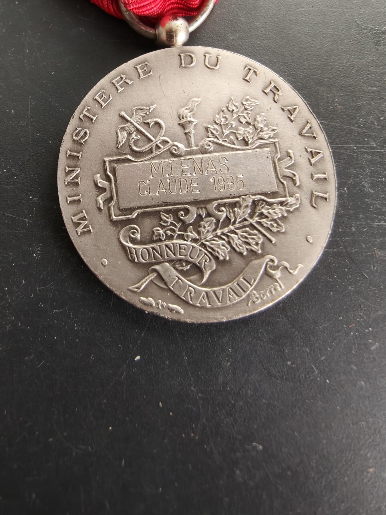 老王徽章第166期 法国银级劳工奖章     925银     12.3g