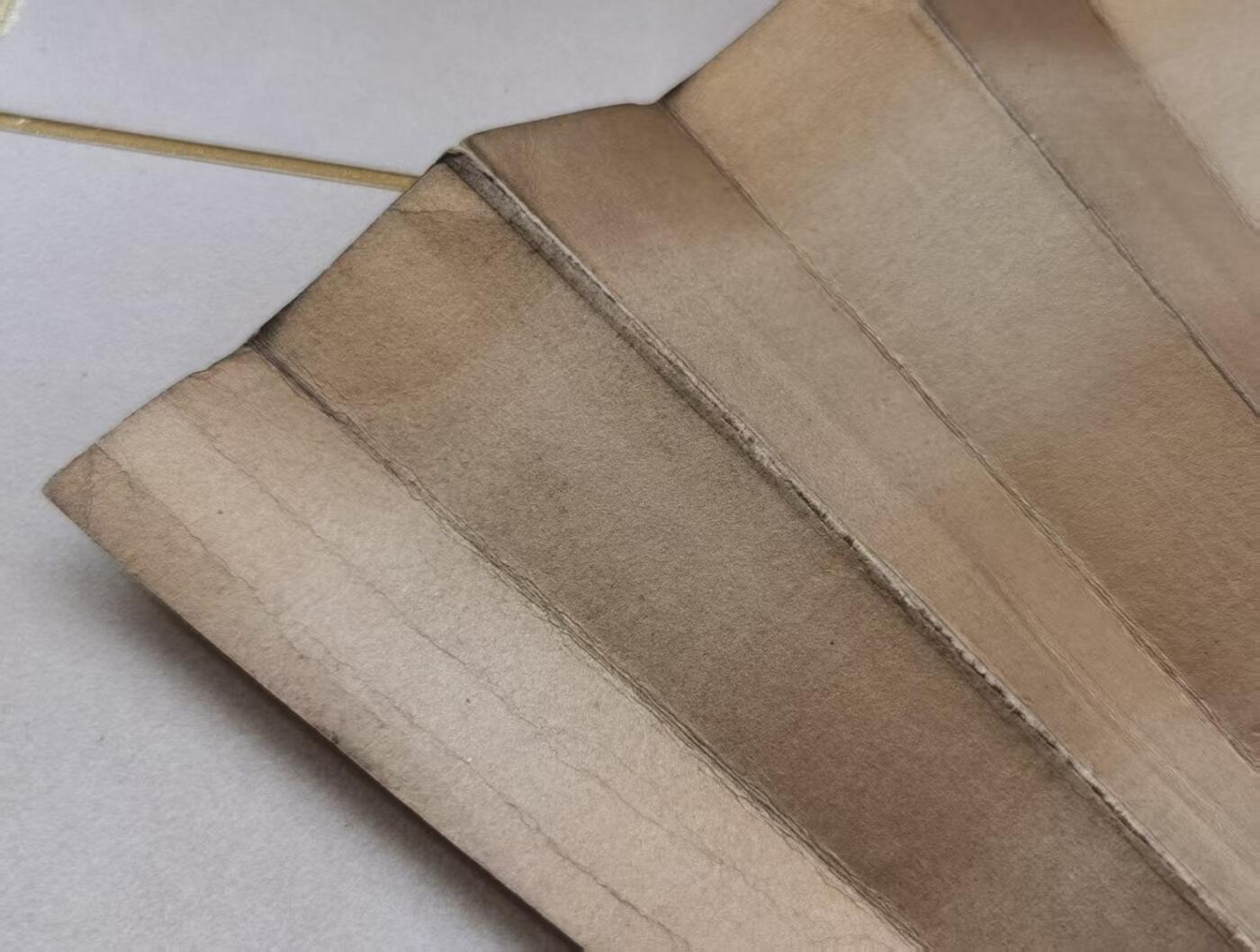 七河·世界钱币杂件水晶矿标小拍（总第29期） 藏家出品X644 邻国“福仙堂”款老折扇一件 素面 本件拍品由合作藏家负责邮寄