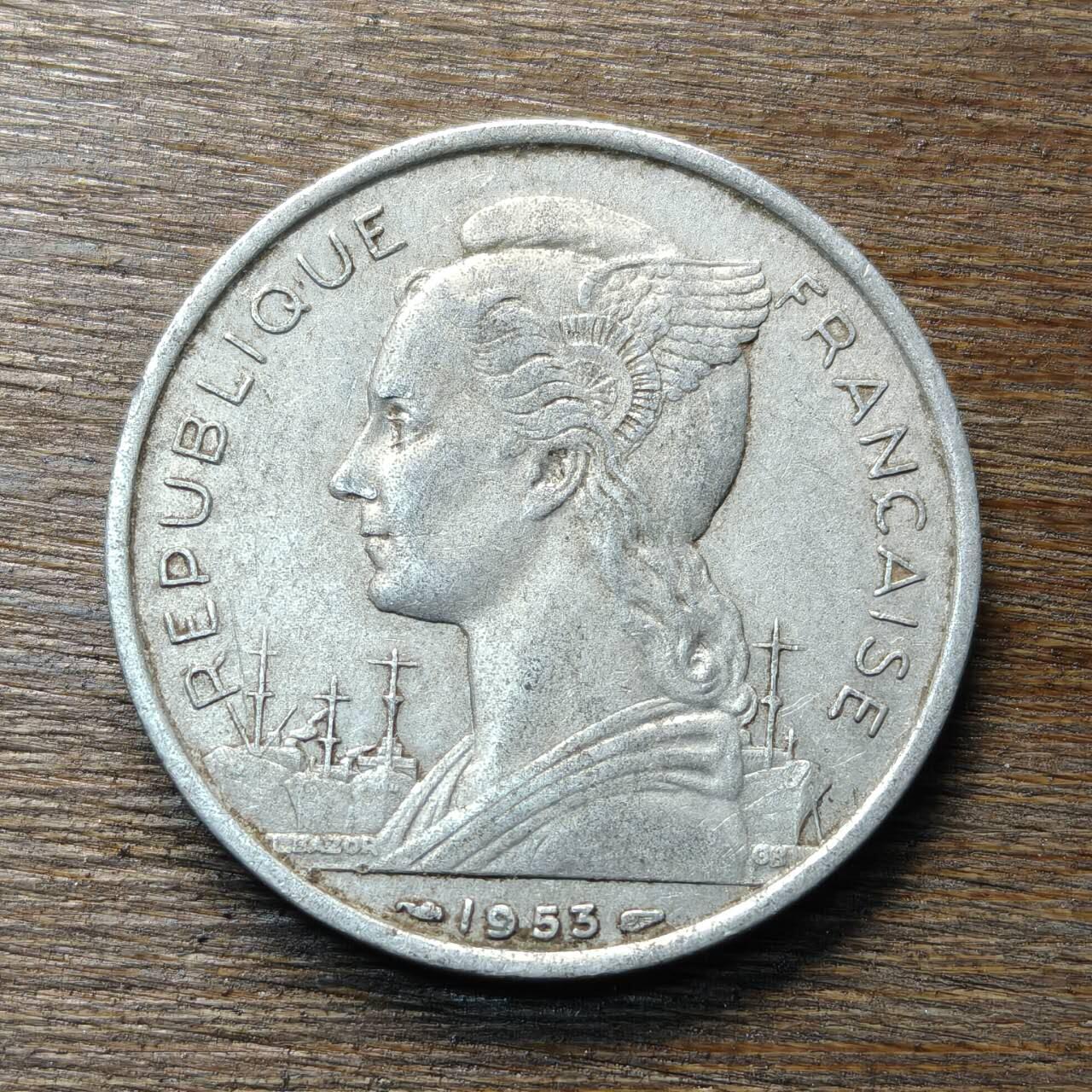 【铜匠收藏】★第133场★散币场，无佣金，30包邮。不满30元，支付5元运费。《接受代拍 代送NGC评级》 马达加斯加 1953年 5法郎 大铝币