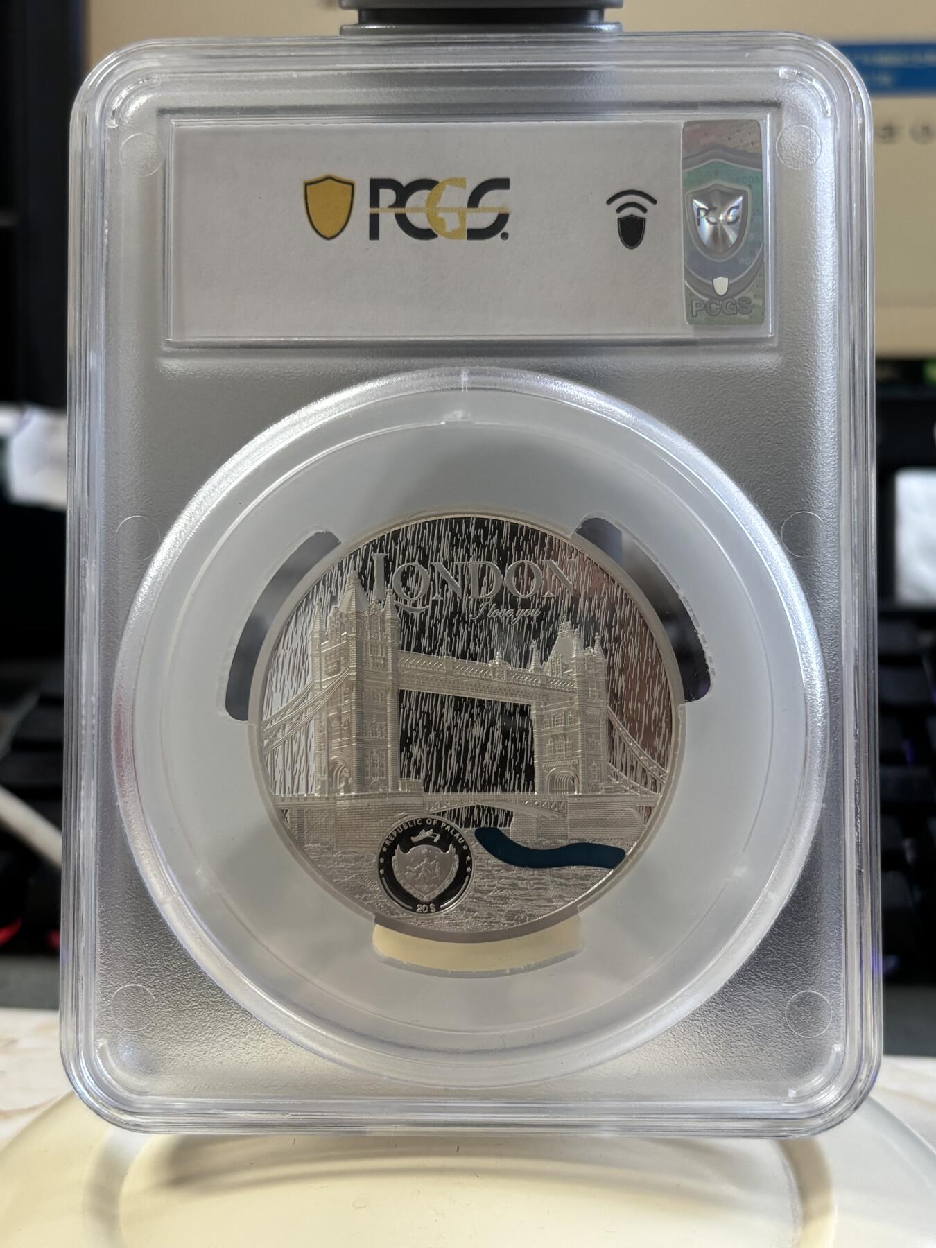 第183期拍卖 帕劳2023年城市蒂凡尼伦敦镶嵌玻璃3盎司银币PCGS-PR70首无盒无证书，999银，发行999枚