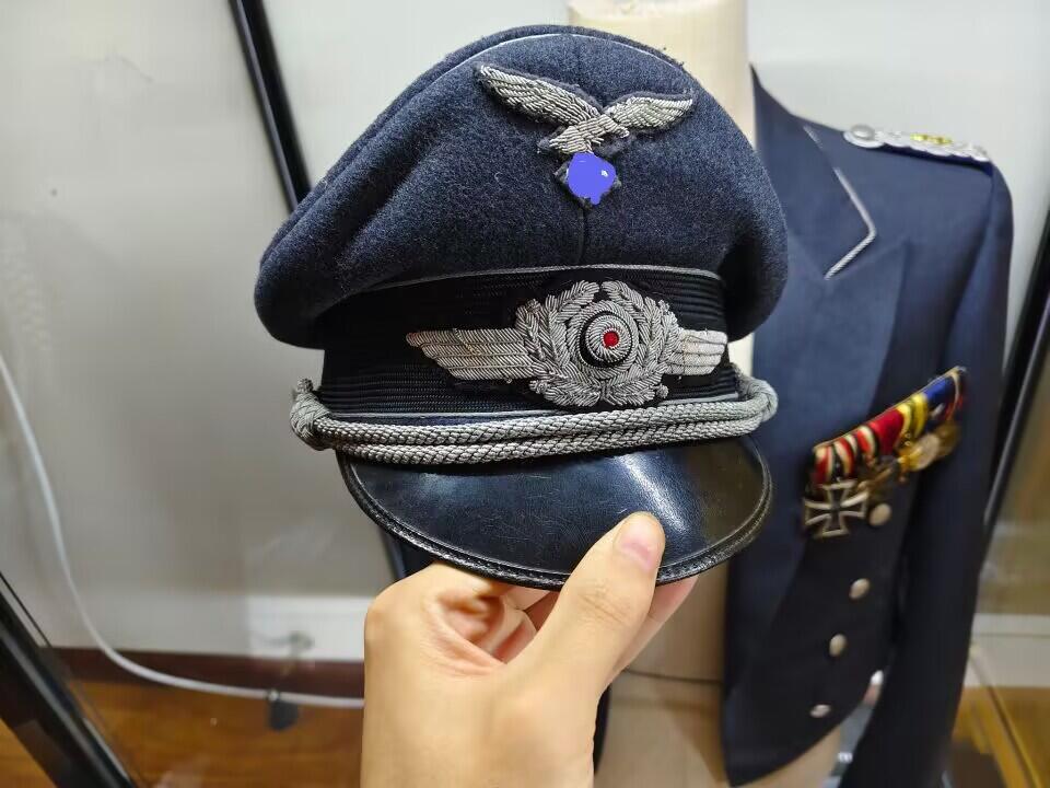ww2德三，空军飞行员军官帽，58头围，粗毛呢材质，只有帽子，里面的原主人姓名都在，内标保存十分完好