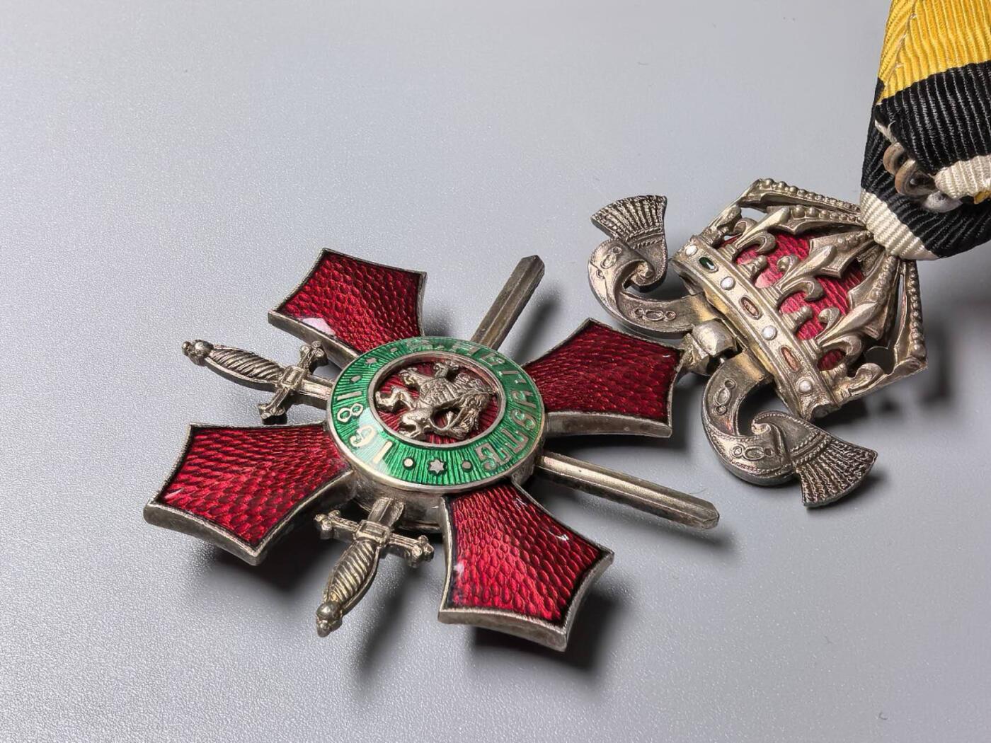 小驴勋章奖章收藏11月29日周六晚六点拍卖（珍爱和平，收藏战争，铭记历史，勿忘国耻，忠党爱国。有偿代拍，送拍规则在简介最后，参拍须阅读规则后再参拍，关系到运费包装发货时效真假辨别等关键信息，拍卖时不再发原图，看大图店主微信码在拍卖店铺介绍里）